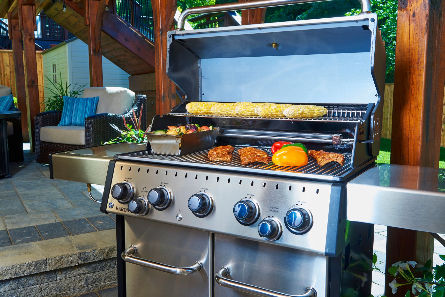 Telo Di Copertura In Acciaio Inox Per Barbecue Broil King Crown/Baron 590. Protezione Resistente Contro Pioggia E Polvere. Accessorio Originale Broil King.
